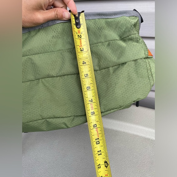 High Sierra one shoulder backpack - Picture 12 of 12